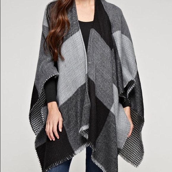 Reversible Gray Color Block Herringbone Poncho - Picture 3 of 7